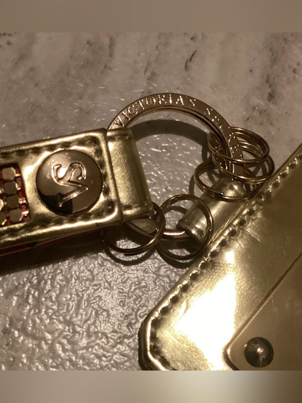 Victoria’s Secret 2009 “Everything I want” Luggage Tag - Picture 4 of 11